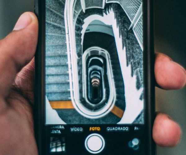 Abstract image representing the connection between brain and muscle fibers.